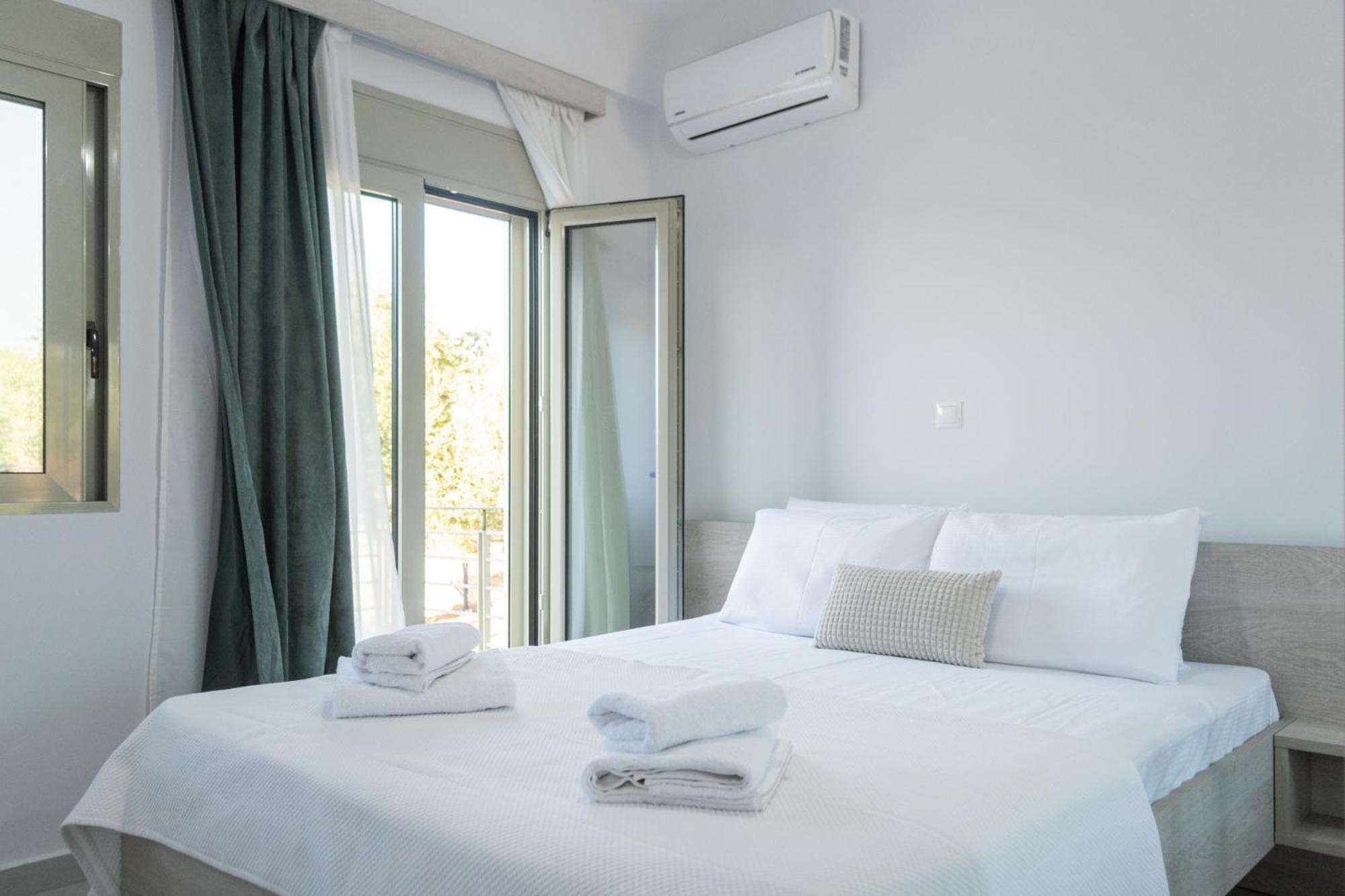 Alonakia Home Suites Filiatra Luaran gambar